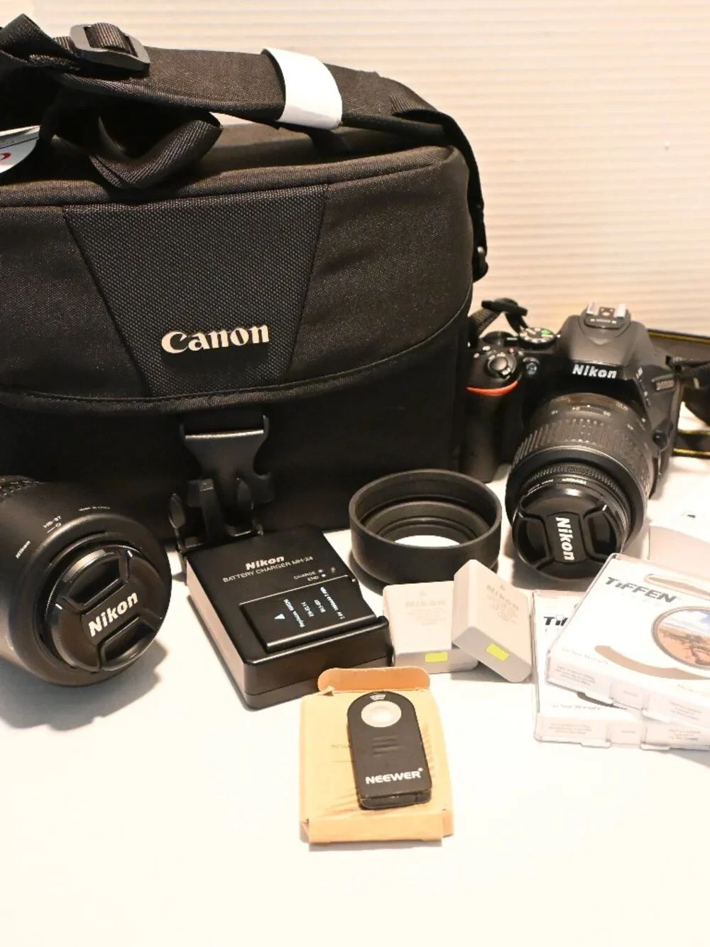 Nikon D5500 DSLR camera with 18-55 mm & 55-200 mm lenses. Many extras included.